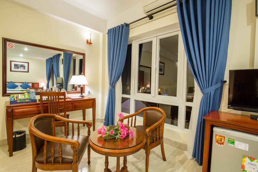 Prince Hotel هوي ان المظهر الخارجي الصورة