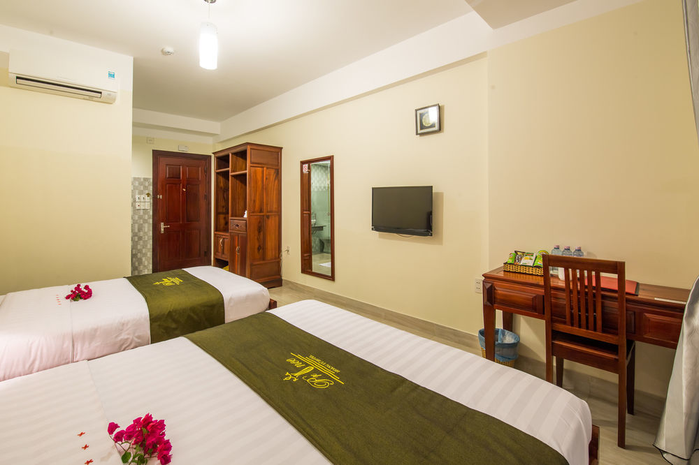 Prince Hotel هوي ان المظهر الخارجي الصورة