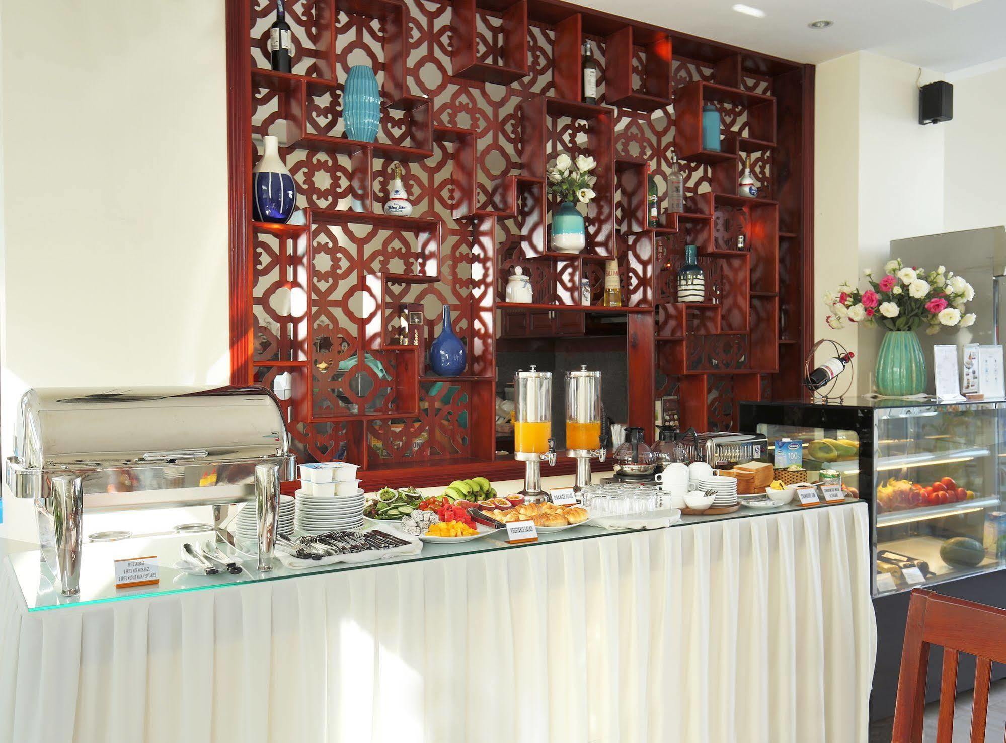 Prince Hotel هوي ان المظهر الخارجي الصورة